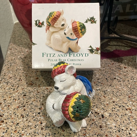 Vintage Fitz & Floyd Snuggling Polar Bears Holiday Christmas Salt Pepper Set Box - Picture 2 of 7